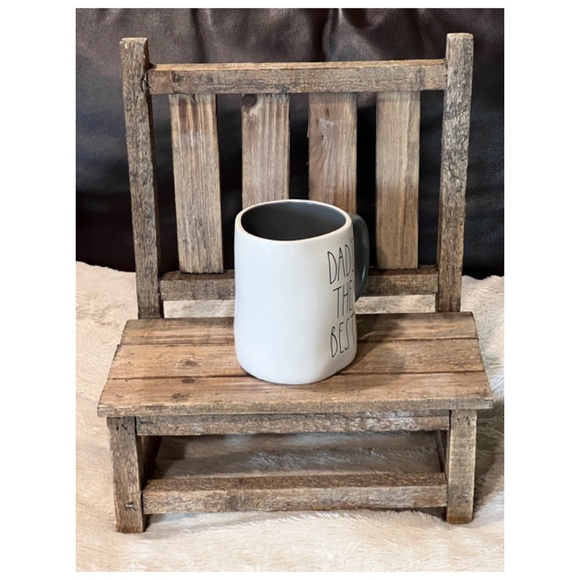 Rae Dunn Dad’s The Best Mug - Picture 4 of 5